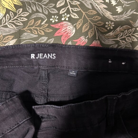 Black Straight Reitmans Jeans - Picture 2 of 2